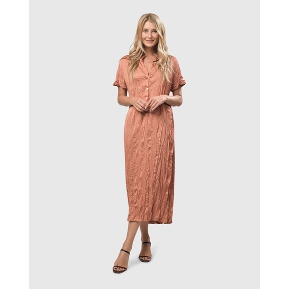 Alembika • Crinkle Maxi Shirtdress Short Sleeve in Soft Coral Pink - Picture 2 of 12